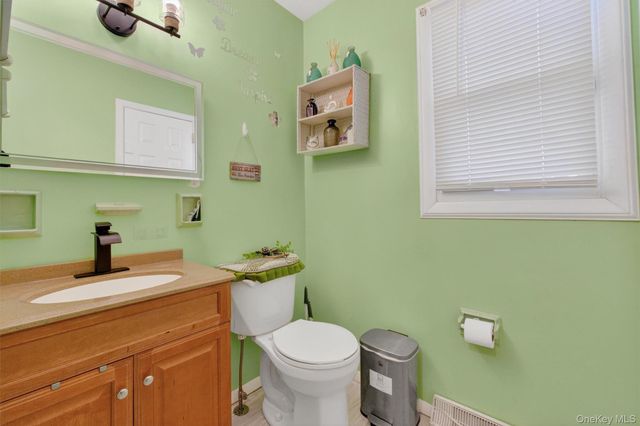 18 Cardinal Drive, Poughkeepsie, NY 12601