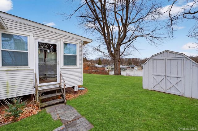 18 Cardinal Drive, Poughkeepsie, NY 12601