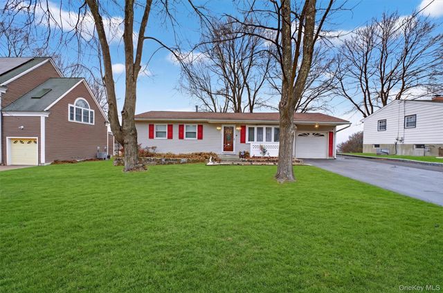 18 Cardinal Drive, Poughkeepsie, NY 12601