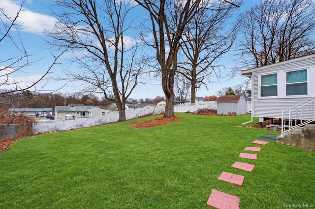 18 Cardinal Drive, Poughkeepsie, NY 12601