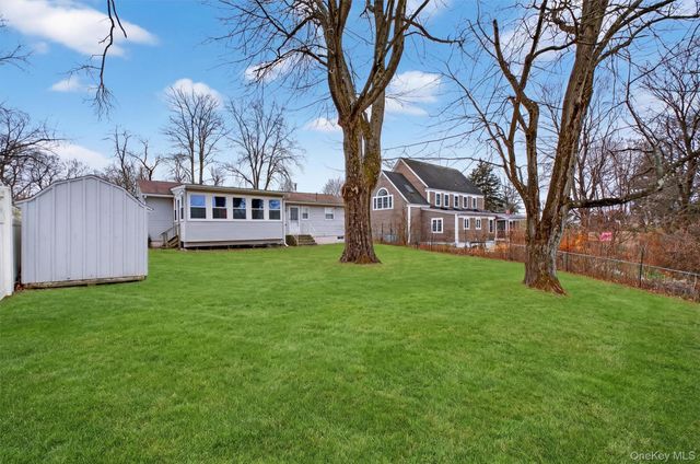 18 Cardinal Drive, Poughkeepsie, NY 12601