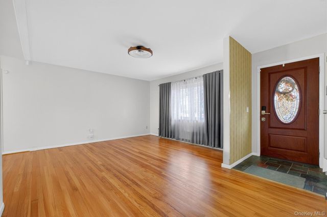 18 Cardinal Drive, Poughkeepsie, NY 12601