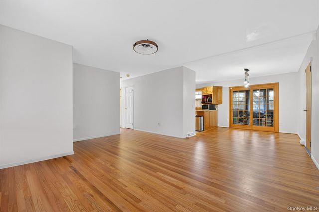 18 Cardinal Drive, Poughkeepsie, NY 12601