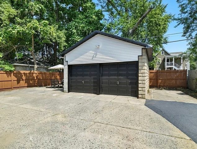 25 Dawes St., Springfield, MA 01109