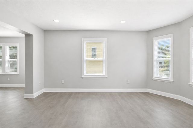 25 Dawes St., Springfield, MA 01109