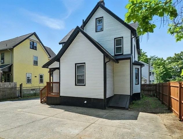 25 Dawes St., Springfield, MA 01109