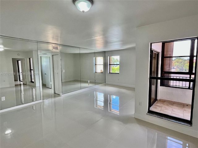 10893 NW 7th St 23-27, Miami, FL 33172