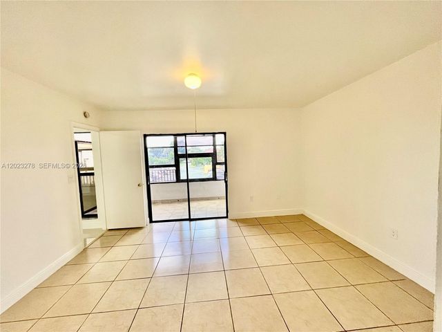 10893 NW 7th St 23-27, Miami, FL 33172