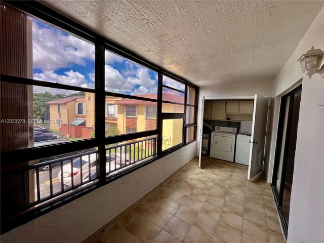 10893 NW 7th St 23-27, Miami, FL 33172