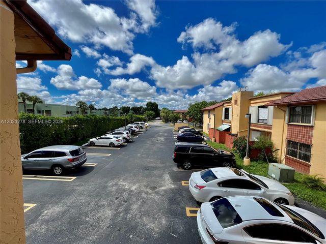 10893 NW 7th St 23-27, Miami, FL 33172