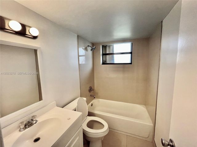 10893 NW 7th St 23-27, Miami, FL 33172