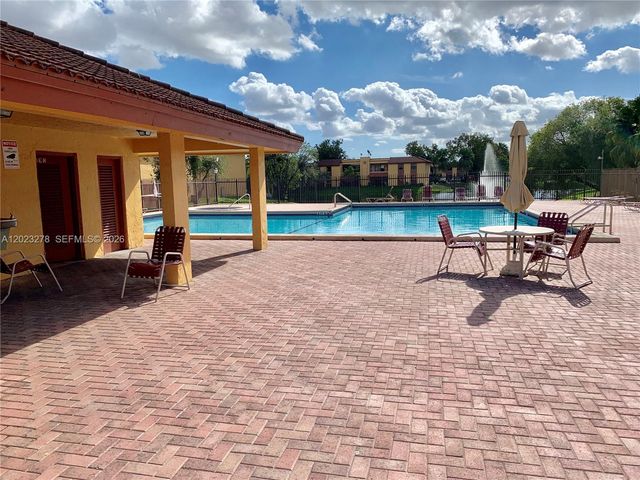 10893 NW 7th St 23-27, Miami, FL 33172