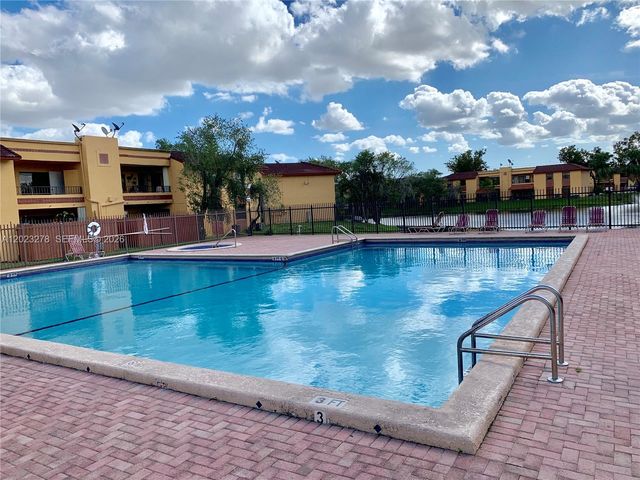 10893 NW 7th St 23-27, Miami, FL 33172
