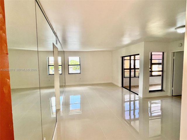 10893 NW 7th St 23-27, Miami, FL 33172