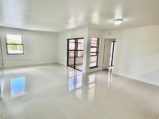 10893 NW 7th St 23-27, Miami, FL 33172