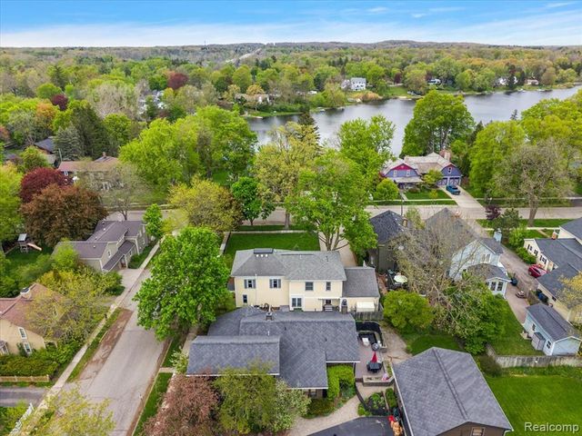 7 Buffalo Street, Clarkston, MI 48346