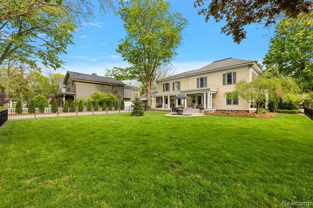 7 Buffalo Street, Clarkston, MI 48346