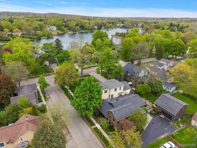 7 Buffalo Street, Clarkston, MI 48346