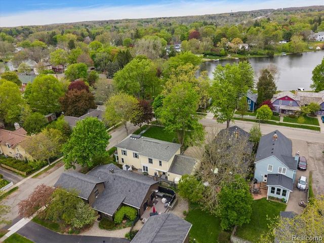 7 Buffalo Street, Clarkston, MI 48346