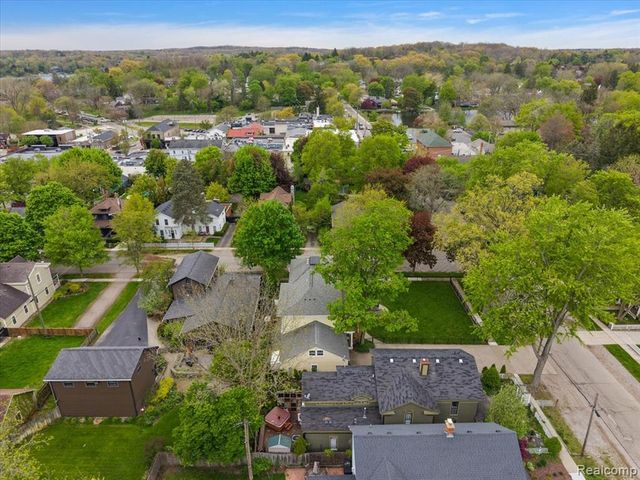 7 Buffalo Street, Clarkston, MI 48346