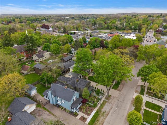 7 Buffalo Street, Clarkston, MI 48346