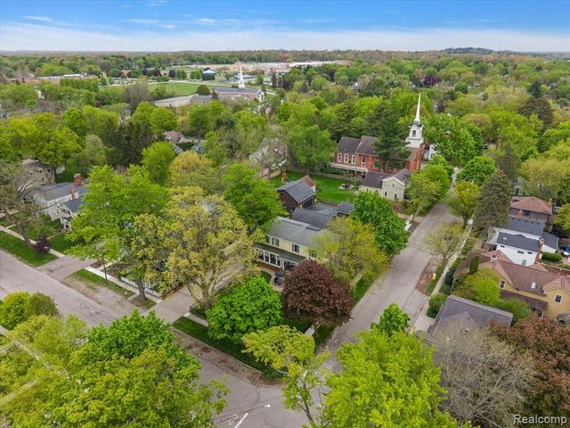 7 Buffalo Street, Clarkston, MI 48346