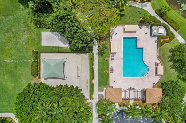648 Sand Creek Cir, Weston, FL 33327
