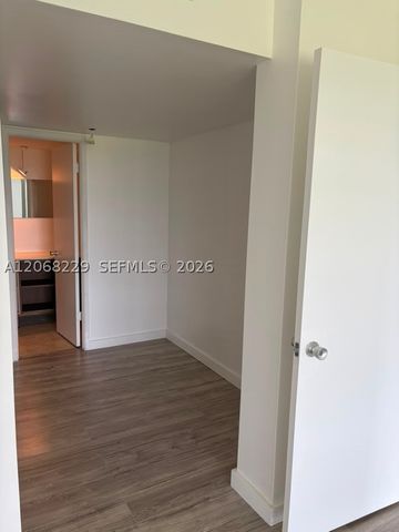 3050 N Palm Aire Dr 707, Pompano Beach, FL 33069