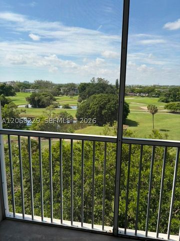 3050 N Palm Aire Dr 707, Pompano Beach, FL 33069