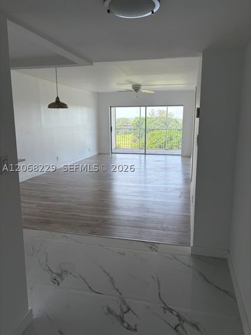 3050 N Palm Aire Dr 707, Pompano Beach, FL 33069
