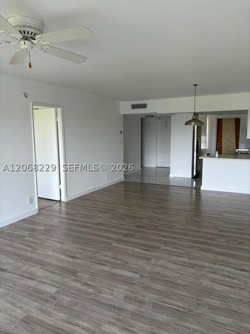 3050 N Palm Aire Dr 707, Pompano Beach, FL 33069
