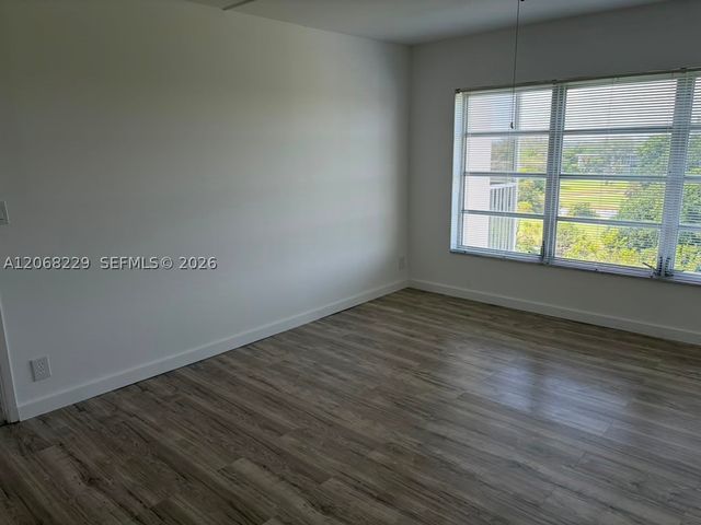 3050 N Palm Aire Dr 707, Pompano Beach, FL 33069
