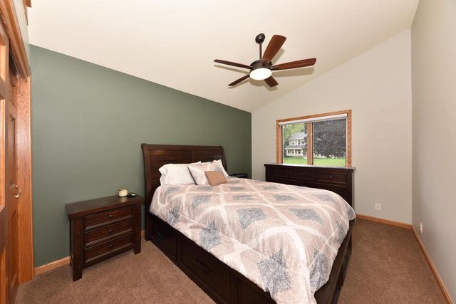 1275 Ridge ROAD, Waukesha, WI 53186