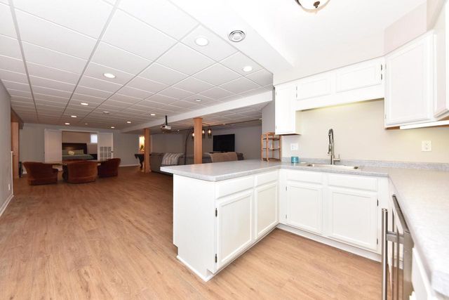 1275 Ridge ROAD, Waukesha, WI 53186