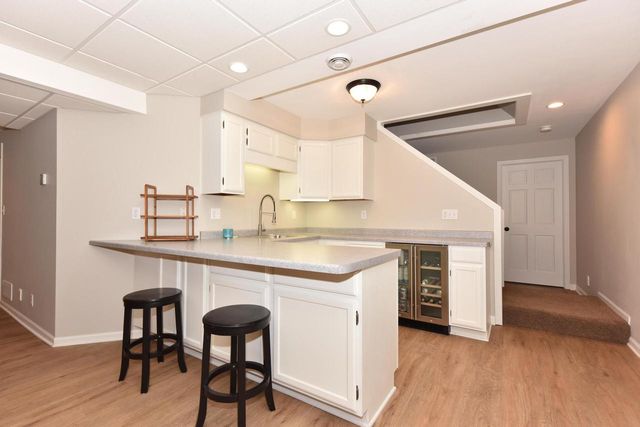 1275 Ridge ROAD, Waukesha, WI 53186
