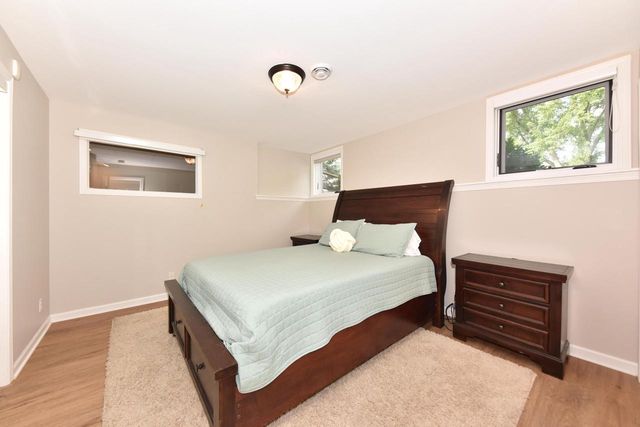 1275 Ridge ROAD, Waukesha, WI 53186