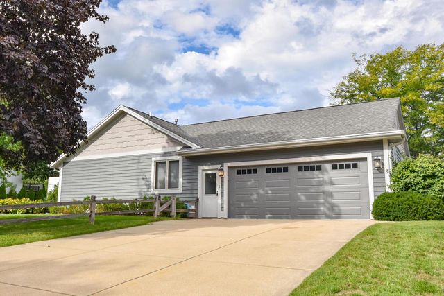 1275 Ridge ROAD, Waukesha, WI 53186