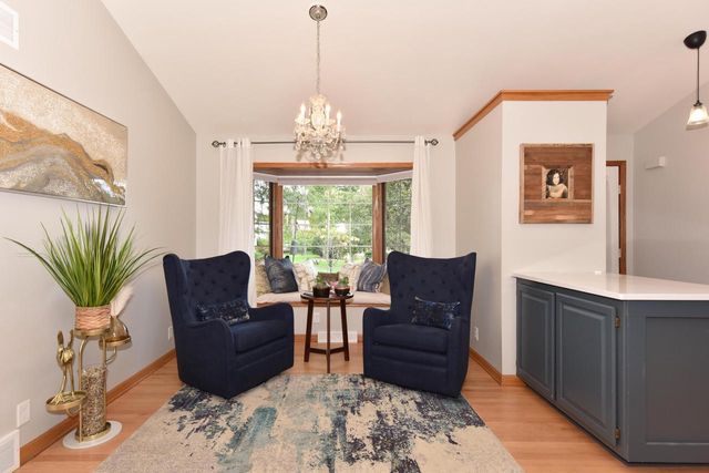 1275 Ridge ROAD, Waukesha, WI 53186