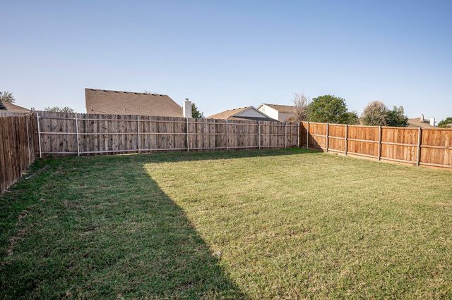 8924 King Ranch Drive, Cross Roads, TX 76227