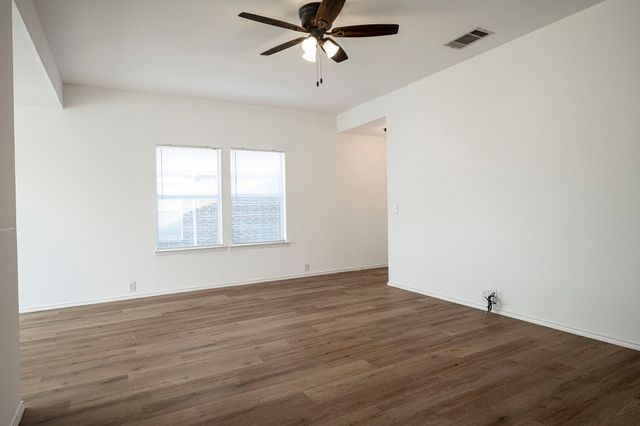 8924 King Ranch Drive, Cross Roads, TX 76227