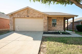 8924 King Ranch Drive, Cross Roads, TX 76227