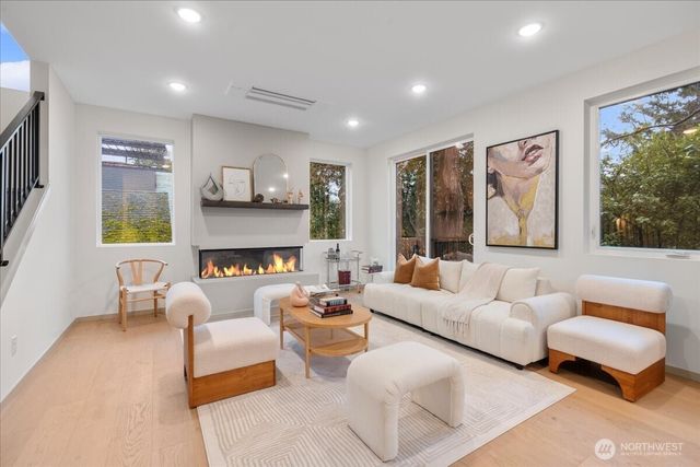 4104 49th Avenue SW, Seattle, WA 98116