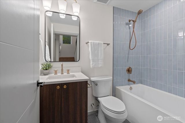 4104 49th Avenue SW, Seattle, WA 98116