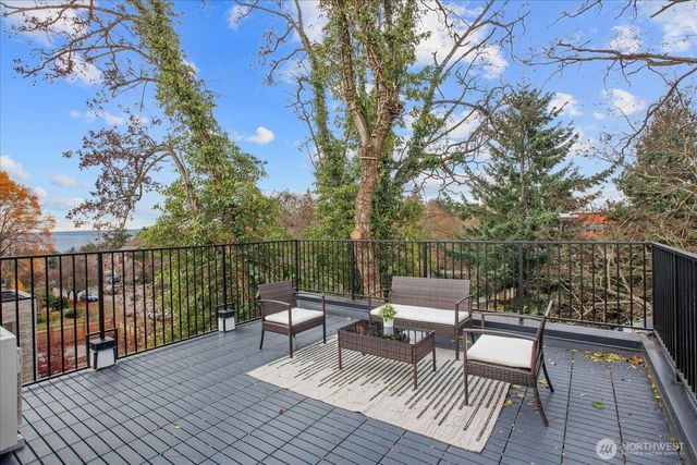 4104 49th Avenue SW, Seattle, WA 98116