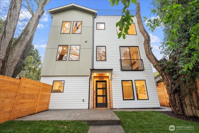 4104 49th Avenue SW, Seattle, WA 98116