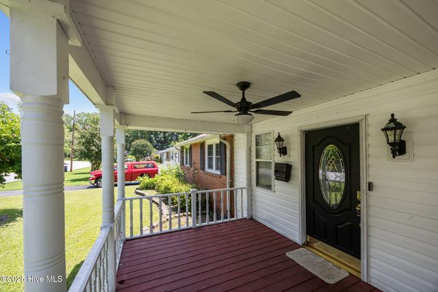 613 Maple Street, Jacksonville, NC 28540