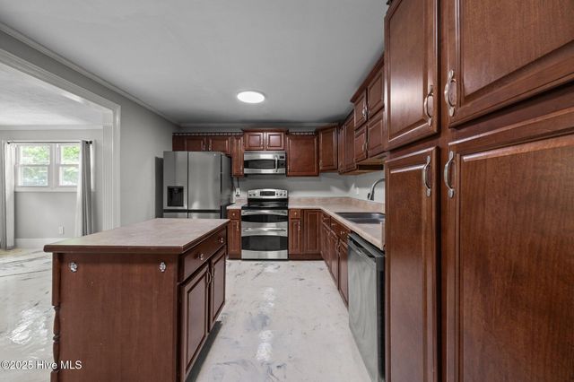 613 Maple Street, Jacksonville, NC 28540