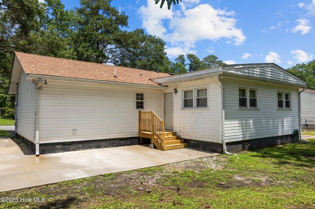 613 Maple Street, Jacksonville, NC 28540