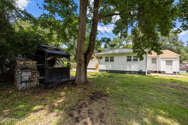613 Maple Street, Jacksonville, NC 28540