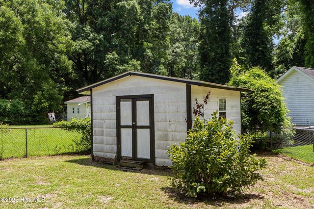 613 Maple Street, Jacksonville, NC 28540